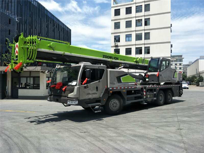 桂林市跨街广告牌的高空安装注意事项
